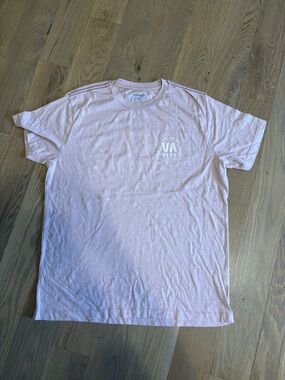 RVCA Men’s Classic Logo T-shirt Light purple size medium NWOT